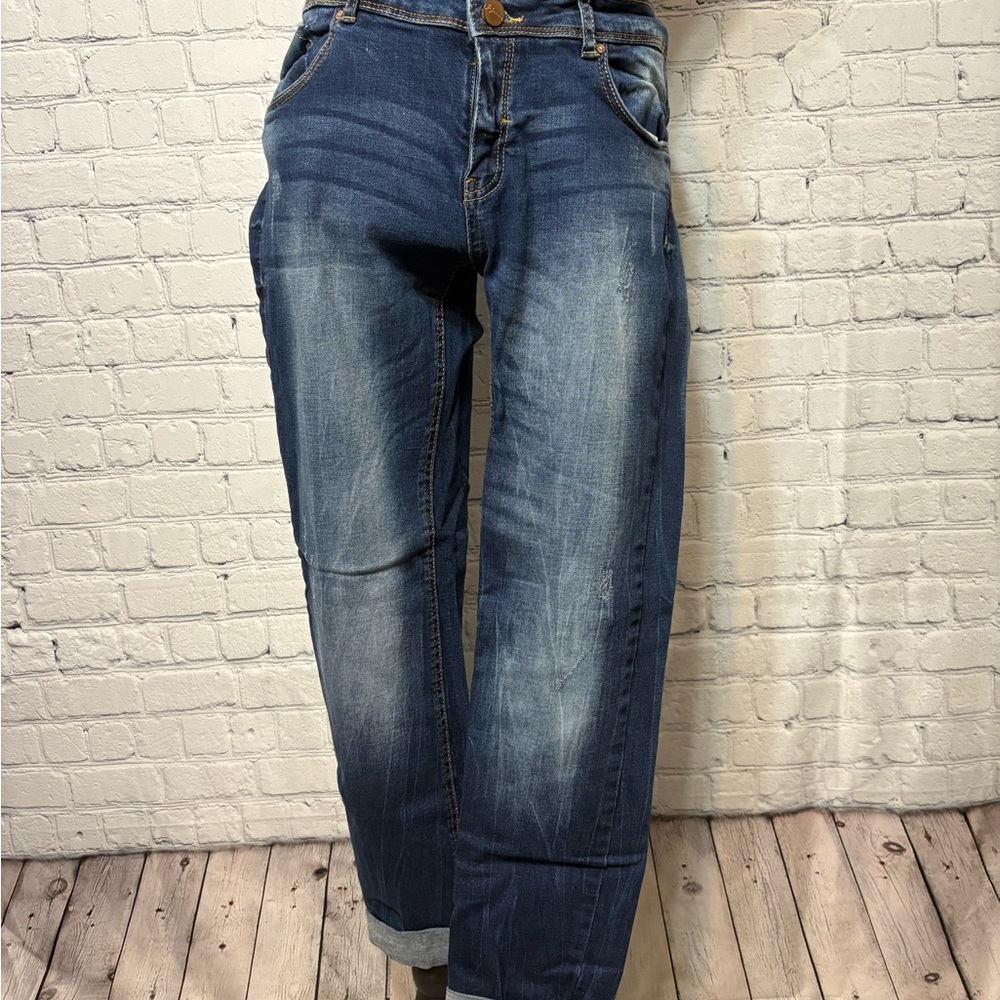 Stylish Blue Denim Cropped Jeans